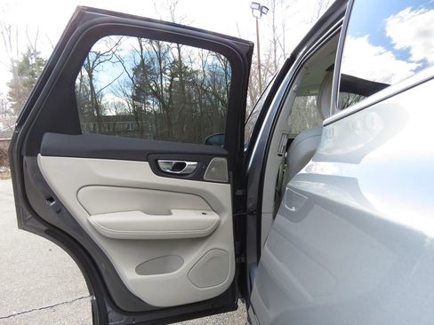 Used 2021 Volvo XC60 T8 Inscription AWD/4WD image 19