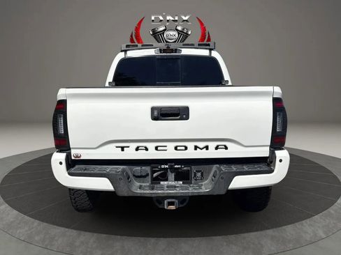 Used 2022 Toyota Tacoma SR5 AWD/4WD image 4