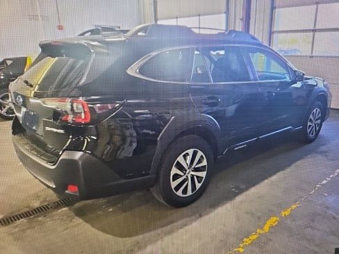 Used 2023 Subaru Outback Premium AWD/4WD image 5