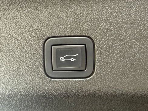 Used 2023 Chevrolet Tahoe Z71 AWD/4WD image 39