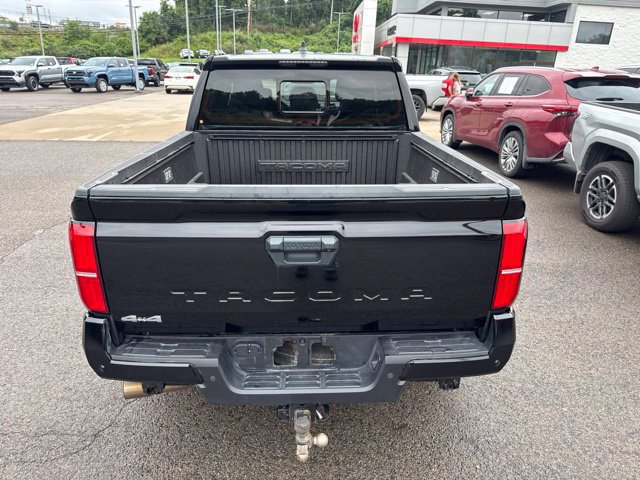 Used 2024 Toyota Tacoma SR5 AWD/4WD image 19