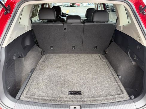 Used 2022 Volkswagen Tiguan SE image 19