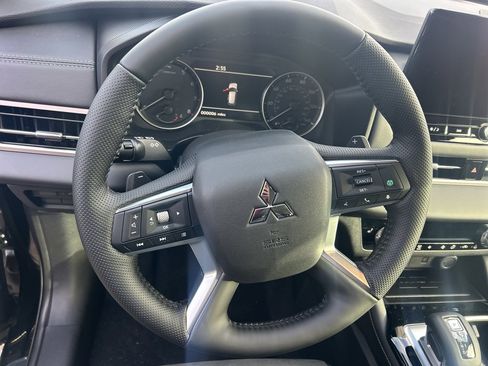 New 2026 Mitsubishi Outlander LE FWD image 15