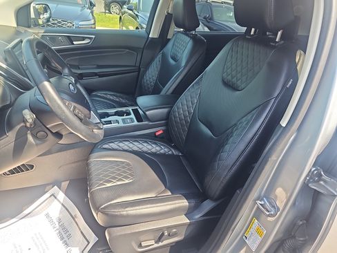 Used 2023 Ford Edge Titanium w/ Equipment Group 301A AWD/4WD image 17