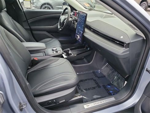 Used 2022 Ford Mustang Mach-E Premium image 17