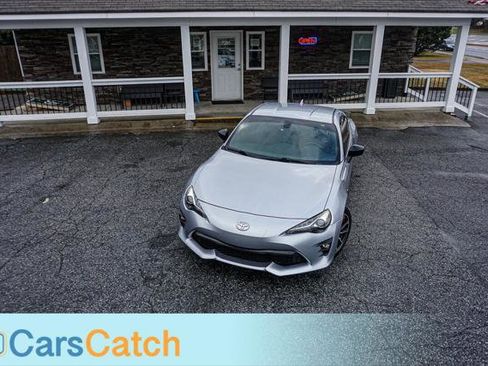 Used 2018 Toyota 86 image 3