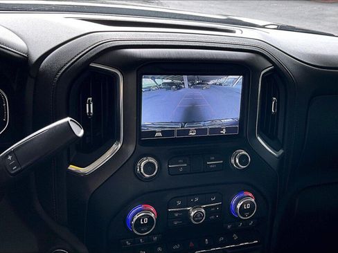 Used 2021 GMC Sierra 1500 AT4 w/ AT4 Value Package AWD/4WD image 9