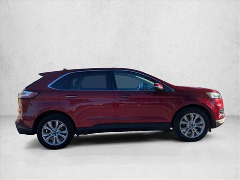 Used 2019 Ford Edge Titanium w/ Cold Weather Package image 4