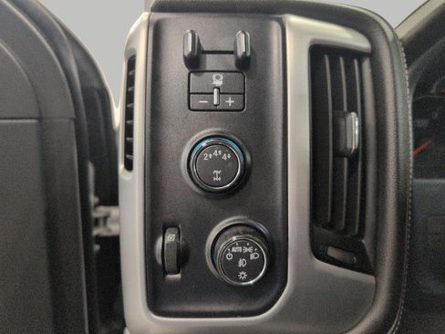 Used 2019 GMC Sierra 2500 SLE w/ SLE Preferred Package AWD/4WD image 10