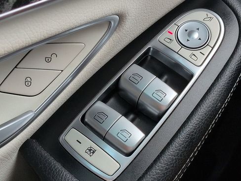 Used 2017 Mercedes-Benz C 300 4MATIC Sedan image 22