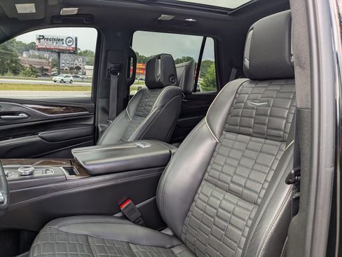 Used 2022 Cadillac Escalade Premium Luxury Platinum w/ Heavy-Duty Trailer Package AWD/4WD image 14