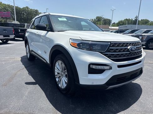 Used 2024 Ford Explorer King Ranch w/ Technology Package AWD/4WD image 4