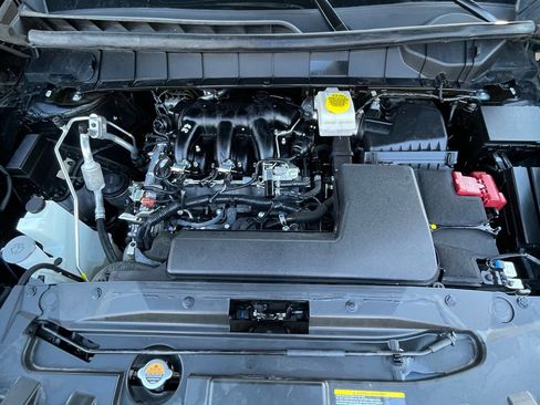 Used 2025 Nissan Pathfinder S image 26