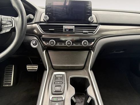 Used 2022 Honda Accord Sport image 11