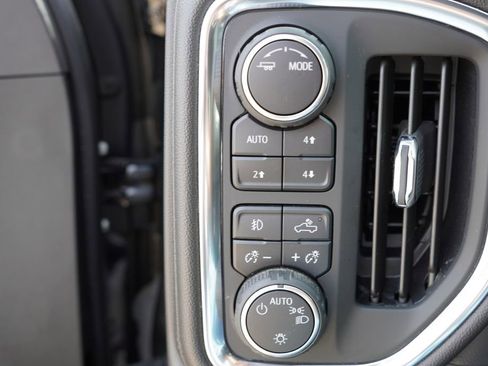 Used 2020 Chevrolet Silverado 1500 RST image 22