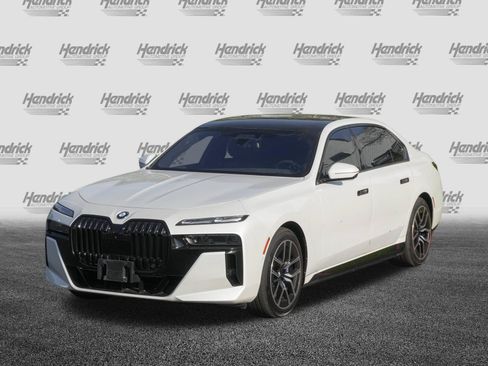 Used 2023 BMW i7 xDrive60 AWD/4WD image 5