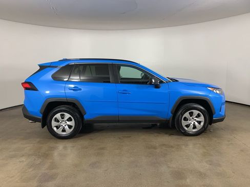Used 2019 Toyota RAV4 LE w/ Carpet Mat Package image 7