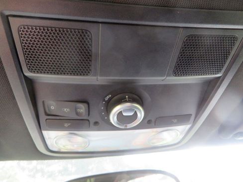 Used 2012 Volkswagen Beetle Turbo FWD image 21