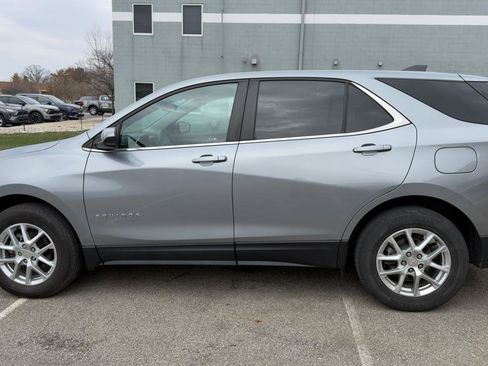 Used 2023 Chevrolet Equinox LT w/ Driver Convenience Package AWD/4WD image 5