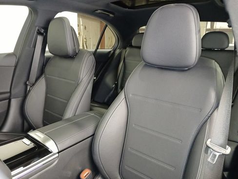 Used 2026 Mercedes-Benz C 300 4MATIC Sedan image 9