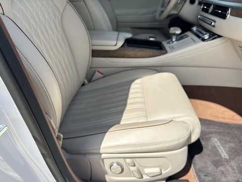 Used 2020 Genesis G90 3.3T Premium RWD image 23