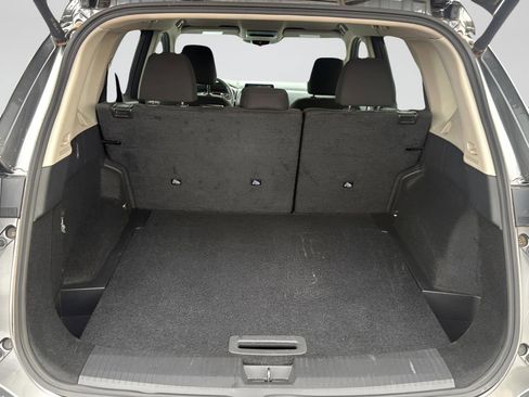 Used 2025 Nissan Rogue SV image 24