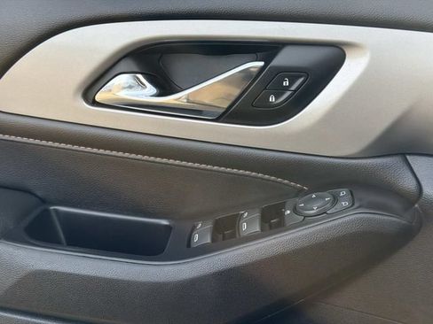 Used 2019 Chevrolet Traverse LT w/ LPO, Cargo Package FWD image 25