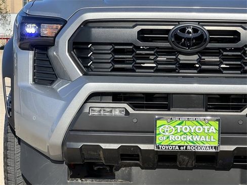Used 2024 Toyota Tacoma TRD Off-Road w/ TRD Off Road Upgrade Package image 9