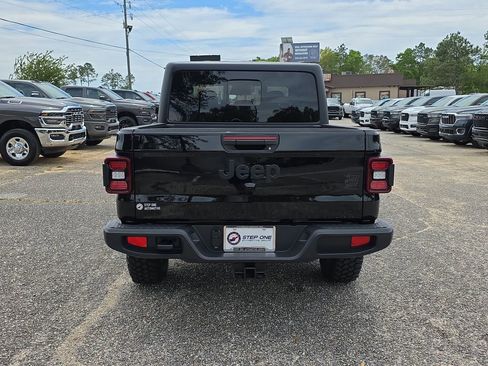 New 2026 Jeep Gladiator Willys image 6