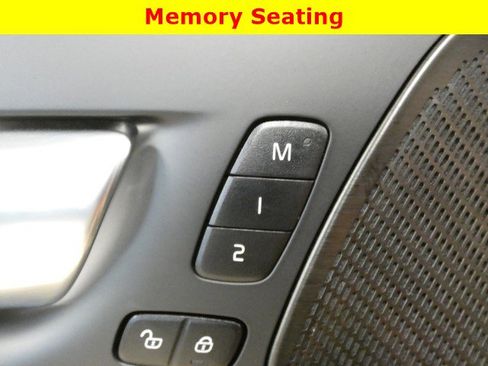 Used 2023 Volvo XC60 B5 Ultimate w/ Climate Package FWD image 30