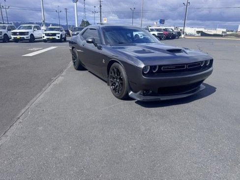 Used 2016 Dodge Challenger R/T Scat Pack w/ Leather Interior Group RWD image 3
