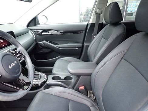 Certified 2024 Kia Seltos EX image 8