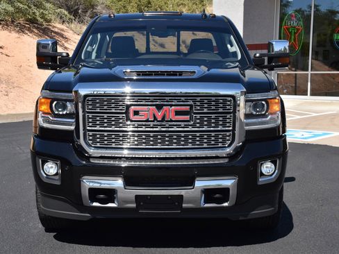 Used 2019 GMC Sierra 2500 Denali AWD/4WD image 3