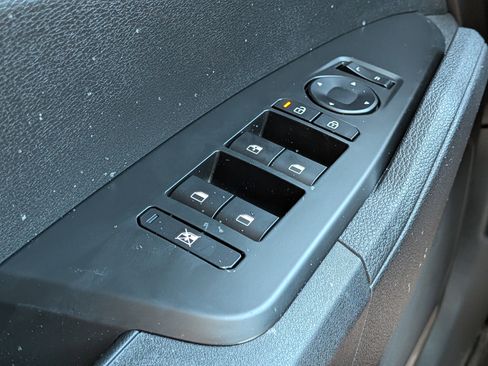 New 2026 Kia Sportage LX FWD image 25