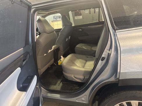 Certified 2021 Toyota Highlander Platinum image 9
