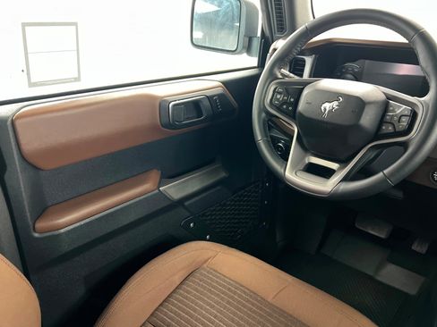 Used 2023 Ford Bronco Outer Banks AWD/4WD image 12