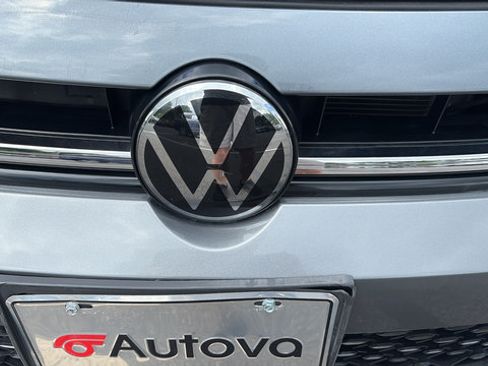 Used 2025 Volkswagen Jetta SE FWD image 28