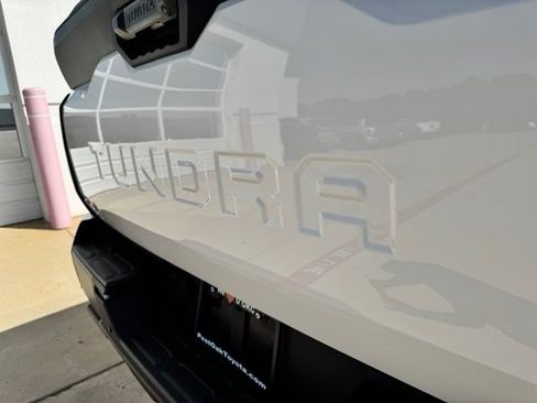 Used 2026 Toyota Tundra SR5 w/ SR5 Convenience Package AWD/4WD image 14