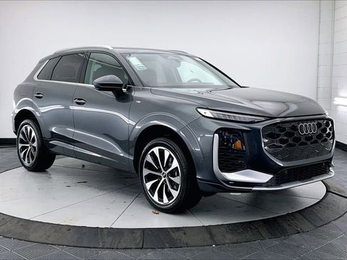 New 2026 Audi Q3 quattro 2.0T AWD/4WD image 4