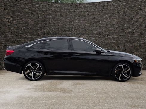 Used 2022 Honda Accord Sport image 3