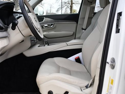 Used 2025 Volvo XC90 B6 Plus w/ Protection Package Premier image 12