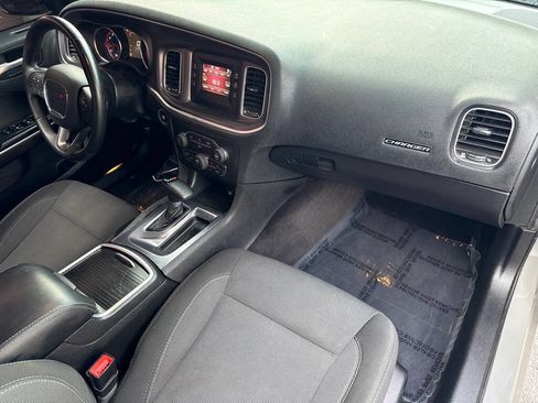 Used 2017 Dodge Charger SE image 14