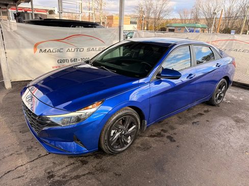 Used 2022 Hyundai Elantra SEL w/ Convenience Package image 8