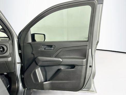 Used 2025 Chevrolet Colorado W/T w/ WT Custom Package RWD image 32
