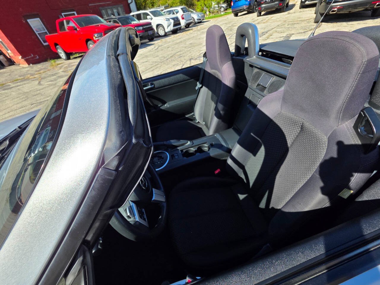 Used 2006 MAZDA MX-5 Miata Touring w/ Appearance Pkg RWD image 15