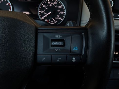 Used 2025 Nissan Rogue SV AWD/4WD image 38