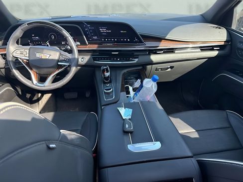 Used 2023 Cadillac Escalade Premium Luxury w/ LPO, Floor Liner Package AWD/4WD image 10