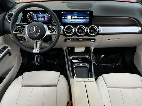 New 2026 Mercedes-Benz GLB 250 image 18