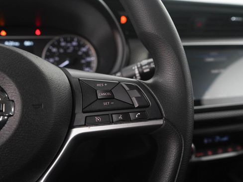 Used 2020 Nissan Kicks SV FWD image 24