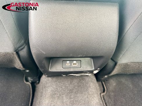 Used 2025 Nissan Altima 2.5 SV FWD image 30